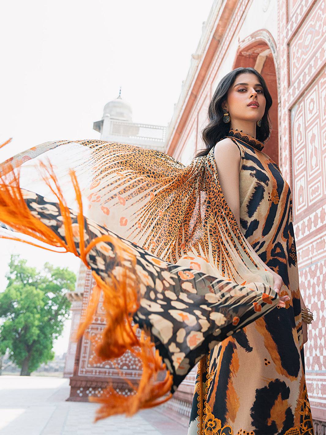 Bin Ilyas | Naqsh Naaz Luxury Lawn 25 | 2086 - B by Maria Faisal - Registered Vendor of : Bin Ilyas - type : Ladies Clothes - 100% original wedding dresses