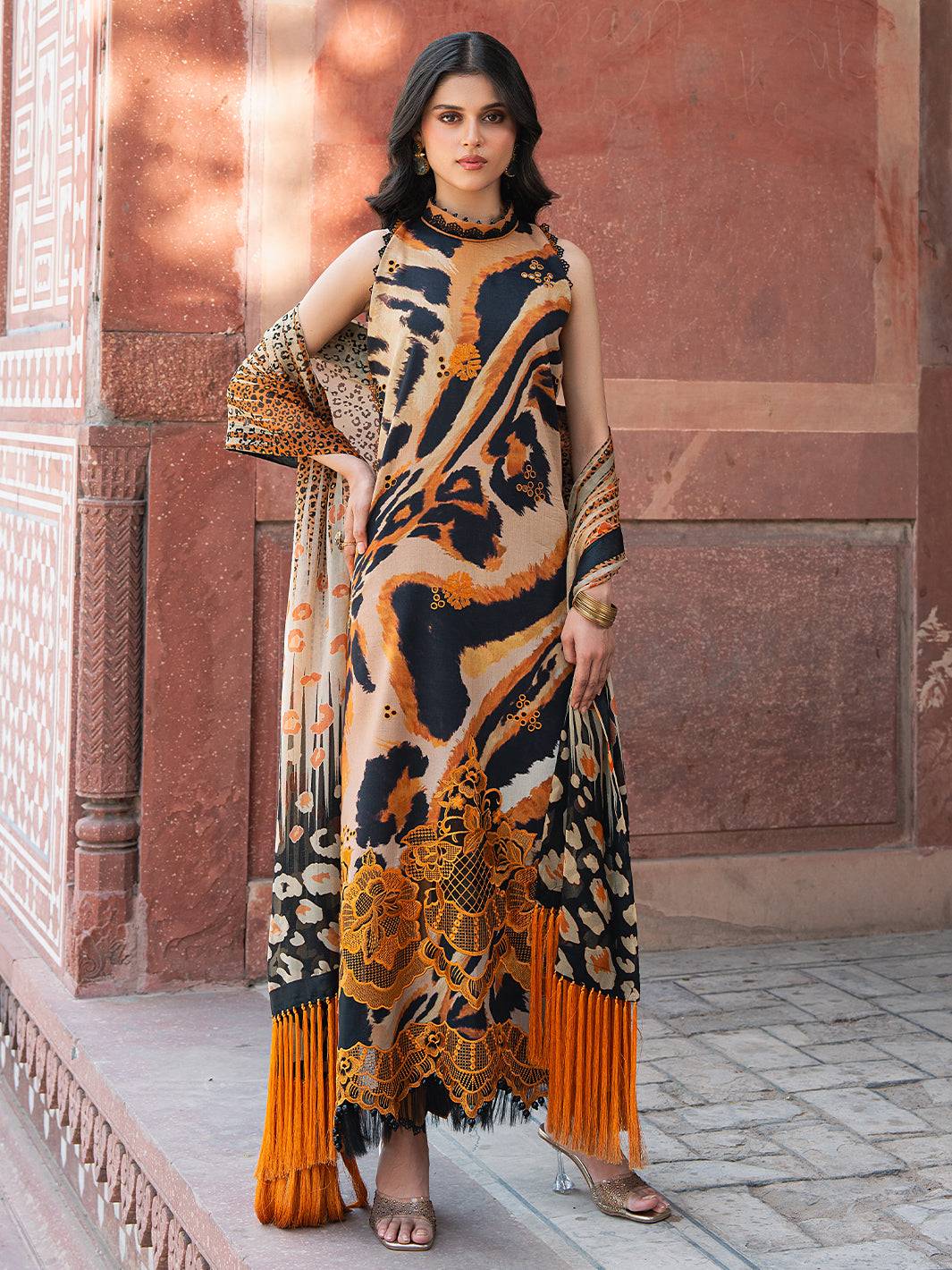 Bin Ilyas | Naqsh Naaz Luxury Lawn 25 | 2086 - B by Maria Faisal - Registered Vendor of : Bin Ilyas - type : Ladies Clothes - 100% original wedding dresses