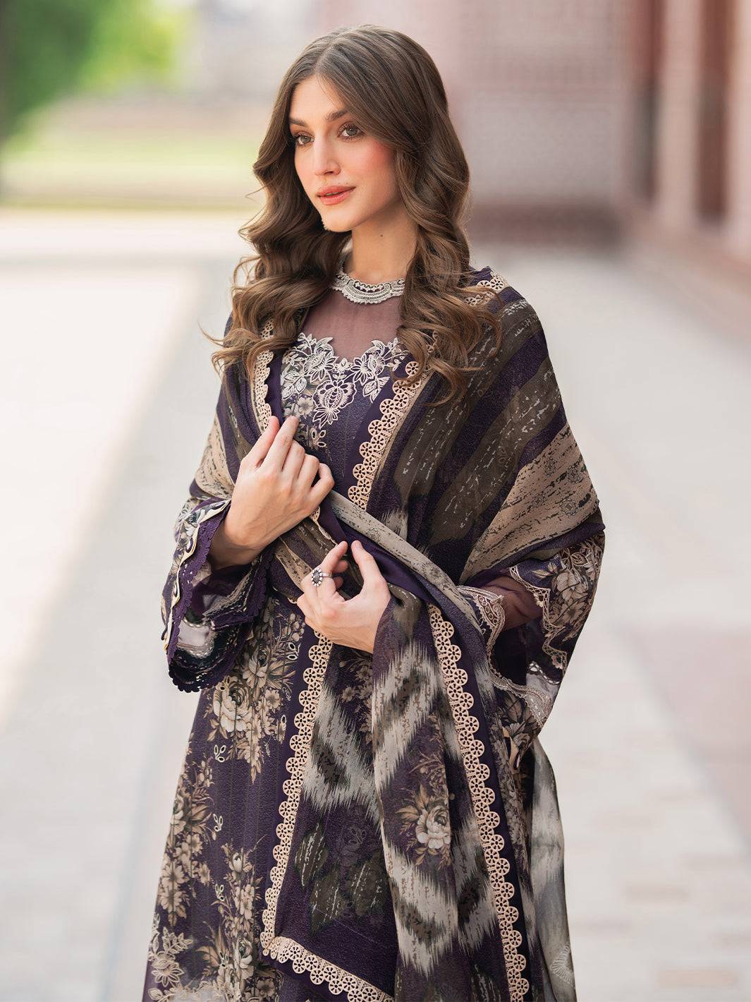 Bin Ilyas | Naqsh Naaz Luxury Lawn 25 | 2087 - B by Maria Faisal - Registered Vendor of : Bin Ilyas - type : Ladies Clothes - 100% original wedding dresses