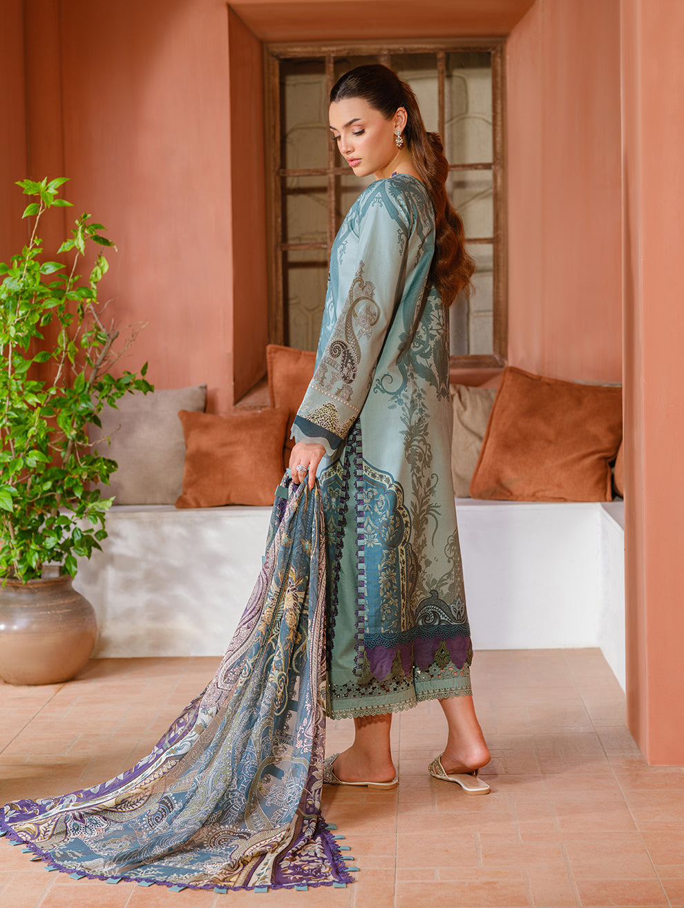 Jade | Cambric 25 | URBANE EMBROIDERED CAMBRIC 25 PG - Ladies Clothes - Maria Faisal
