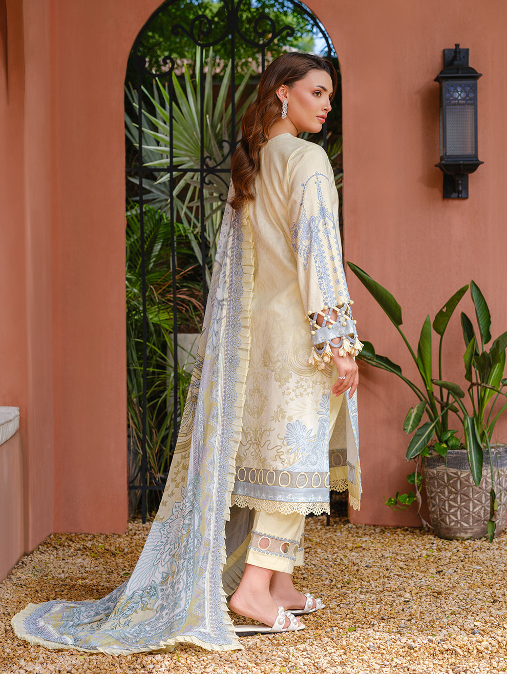 Jade | Cambric 25 | URBANE EMBROIDERED CAMBRIC 25 T - Ladies Clothes - Maria Faisal