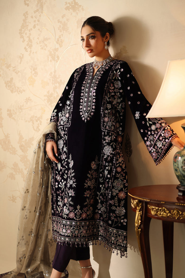 UF-4321 – authentic Pakistani dress from the Velvet 25 collection for women in the UK