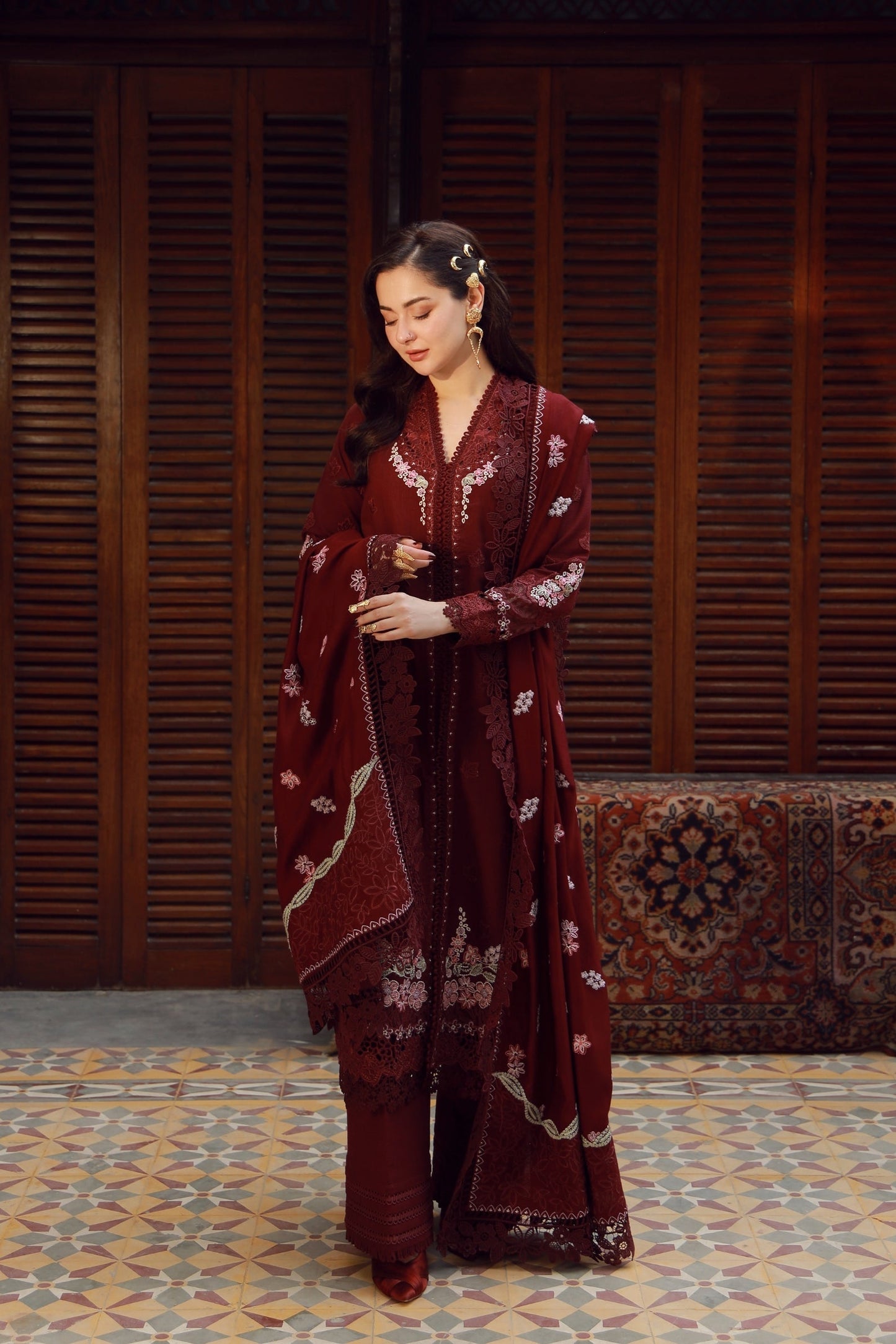 Maryam Hussain | Winter Shawl 25 | Taali - Formal Dress - available at Maria Faisal in UK and USA.
