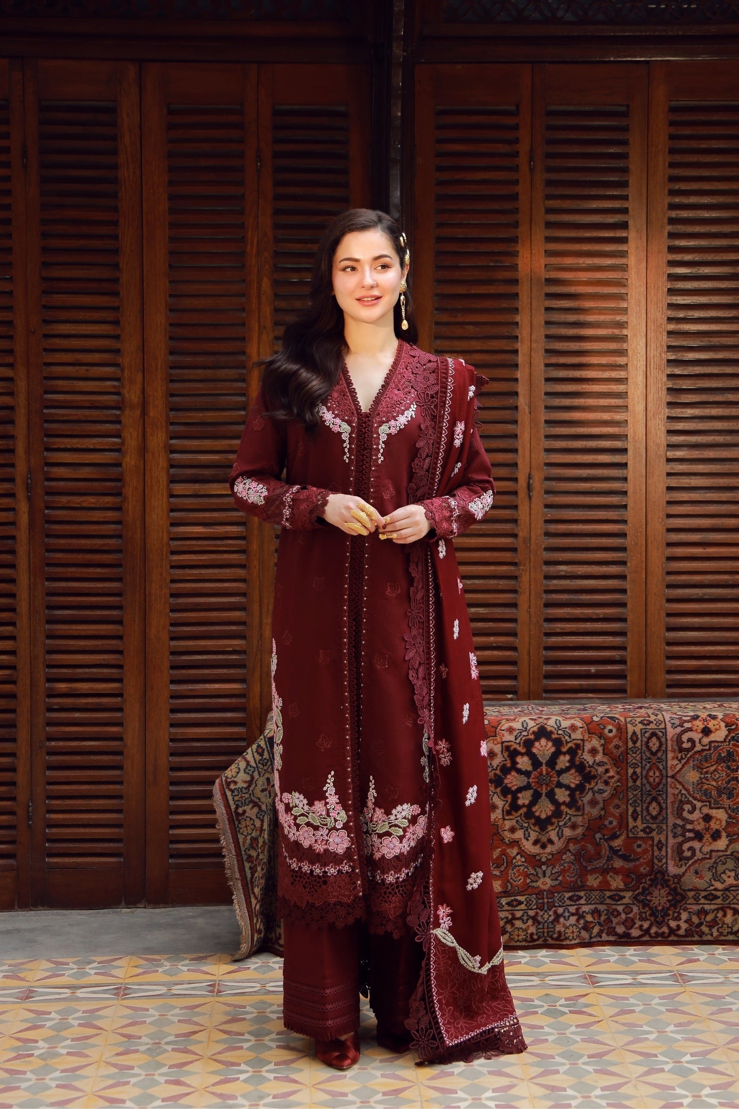 Maryam Hussain | Winter Shawl 25 | Taali - Formal Dress - available at Maria Faisal in UK and USA.