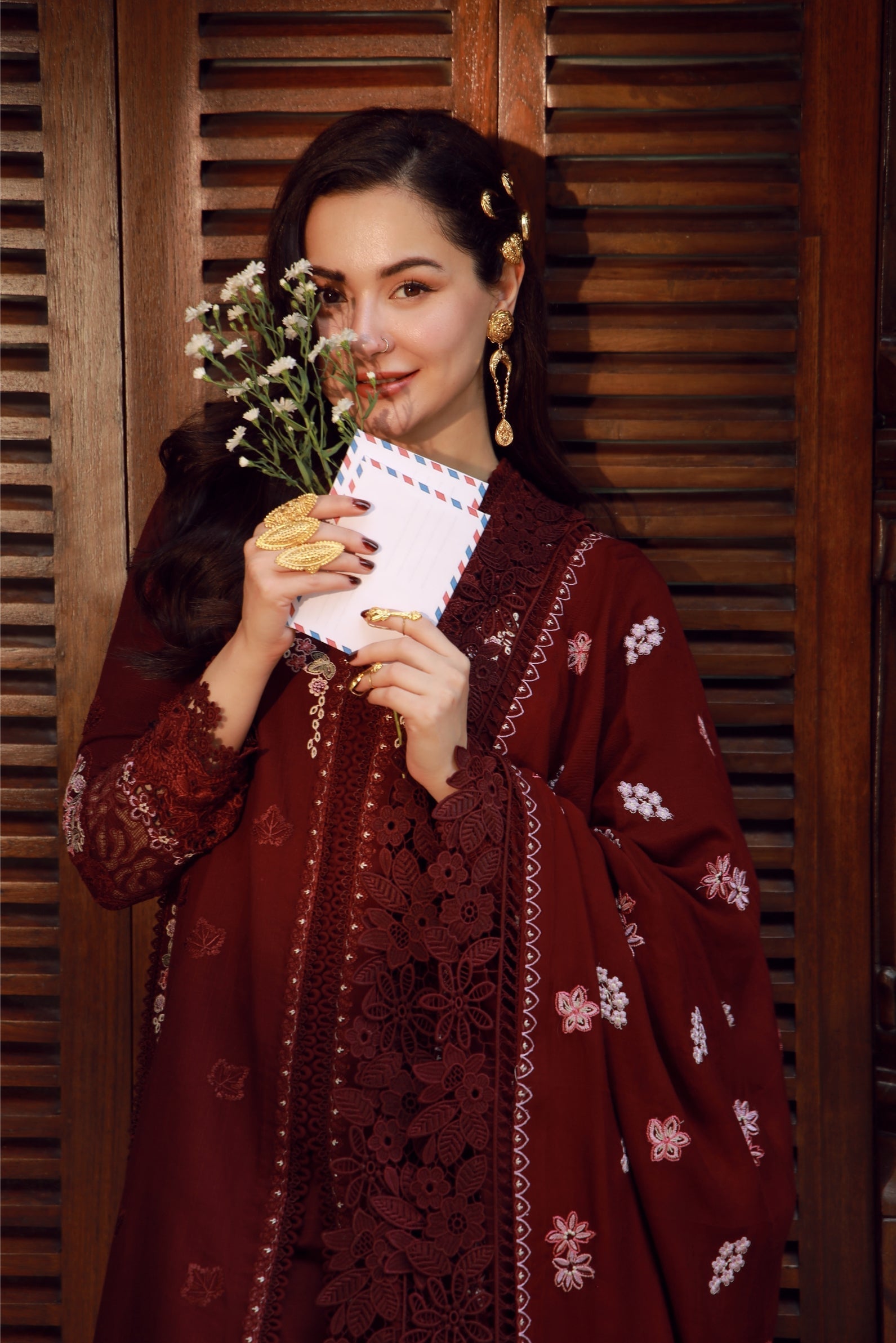 Maryam Hussain | Winter Shawl 25 | Taali - Formal Dress - available at Maria Faisal in UK and USA.