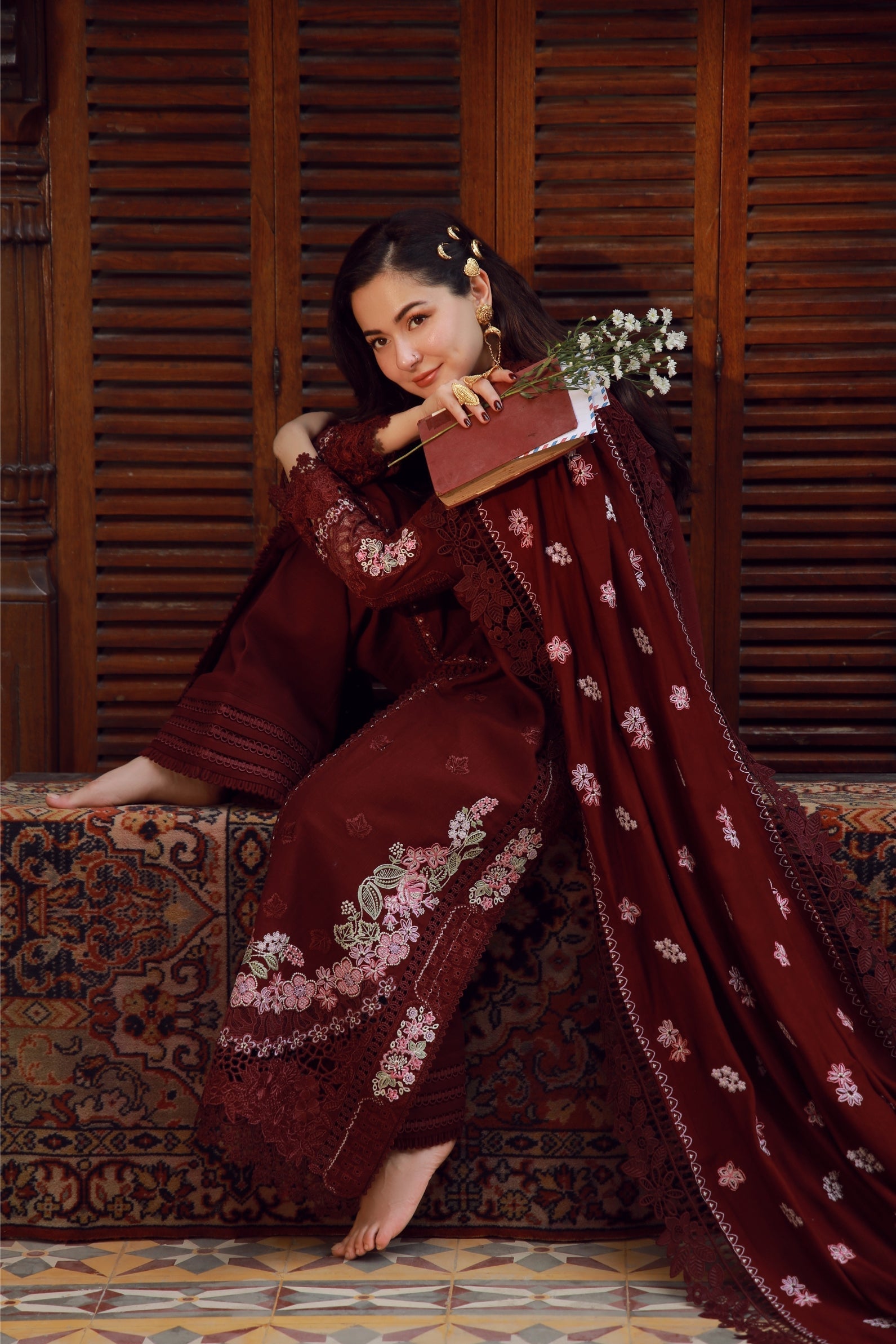 Maryam Hussain | Winter Shawl 25 | Taali - Formal Dress - available at Maria Faisal in UK and USA.
