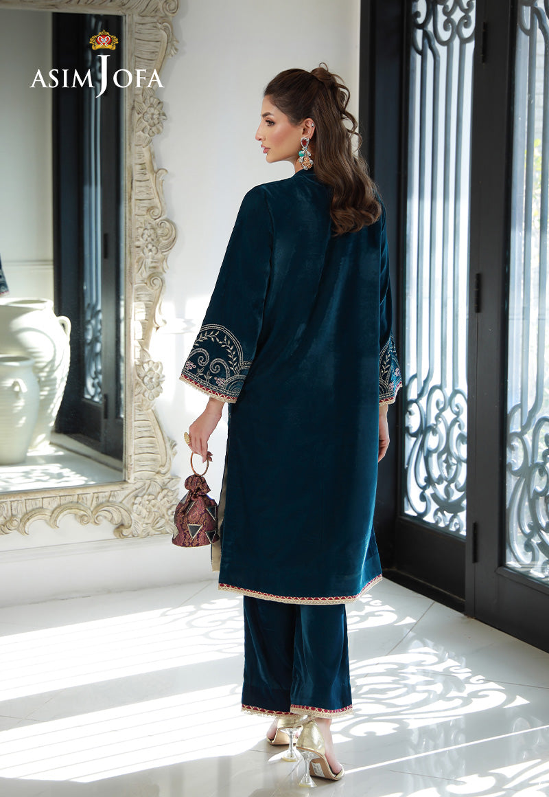 Asim Jofa | Velvet Edit | AJVG-09 - Designer Dress with Intricate embroidery and embellishments. Shop elegent wedding dress at Maria Faisal.