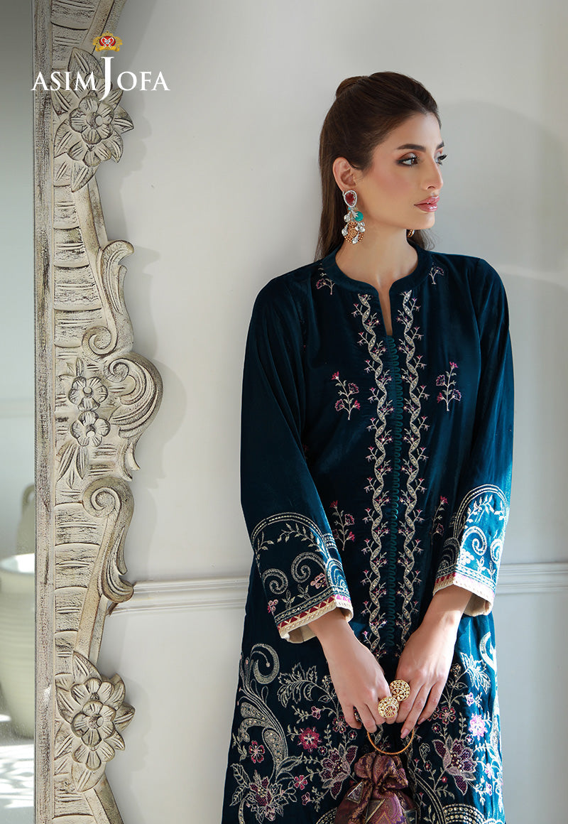Asim Jofa | Velvet Edit | AJVG-09 - Designer Dress with Intricate embroidery and embellishments. Shop elegent wedding dress at Maria Faisal.