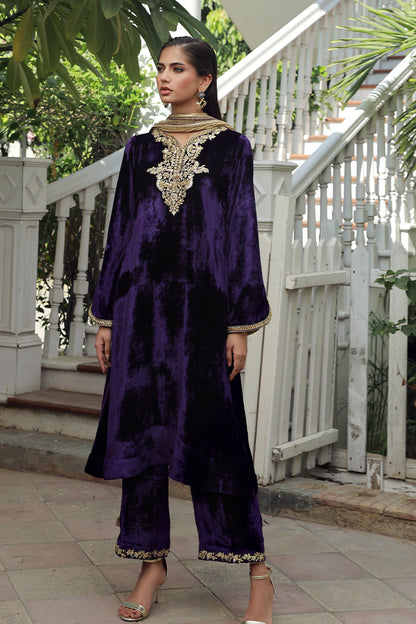 Sana Abbas | Velvet Formals | KANZITE - Ladies Clothes - Maria Faisal