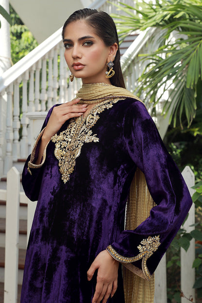 Sana Abbas | Velvet Formals | KANZITE - Ladies Clothes - Maria Faisal