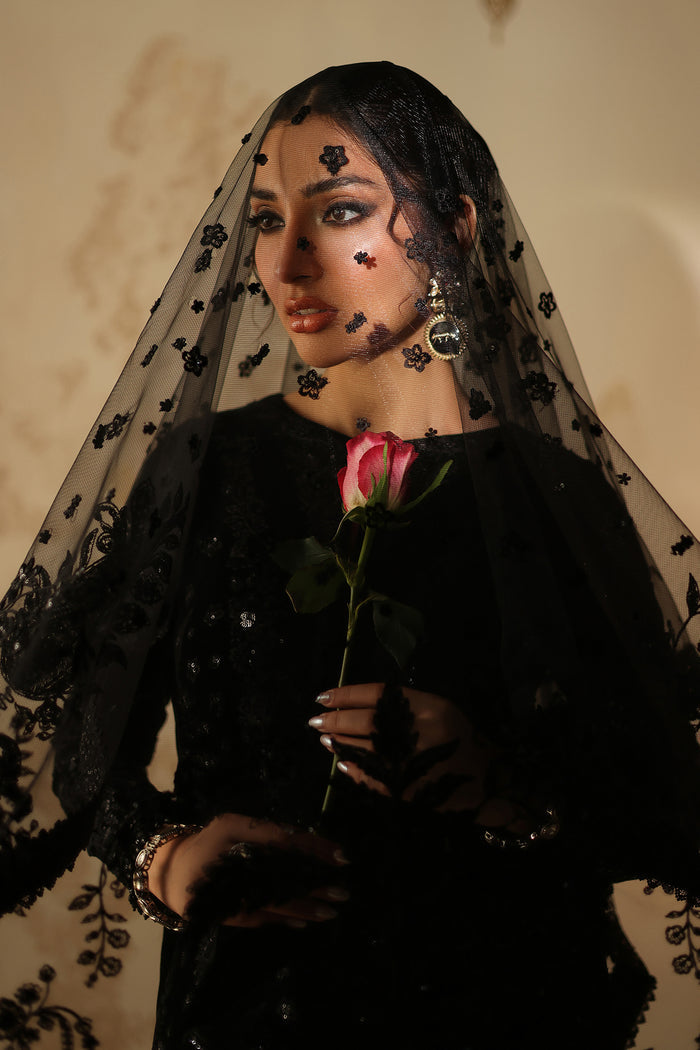 UF-4320 – authentic Pakistani dress from the Velvet 25 collection for women in the UK