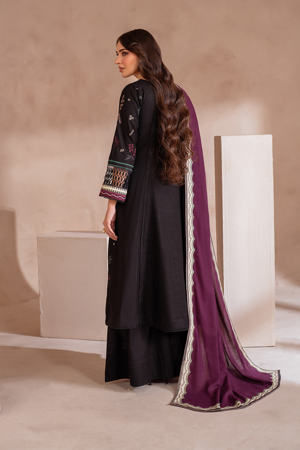 Iznik | Exclusive Winter | UE-363 - Ladies Clothes - Maria Faisal