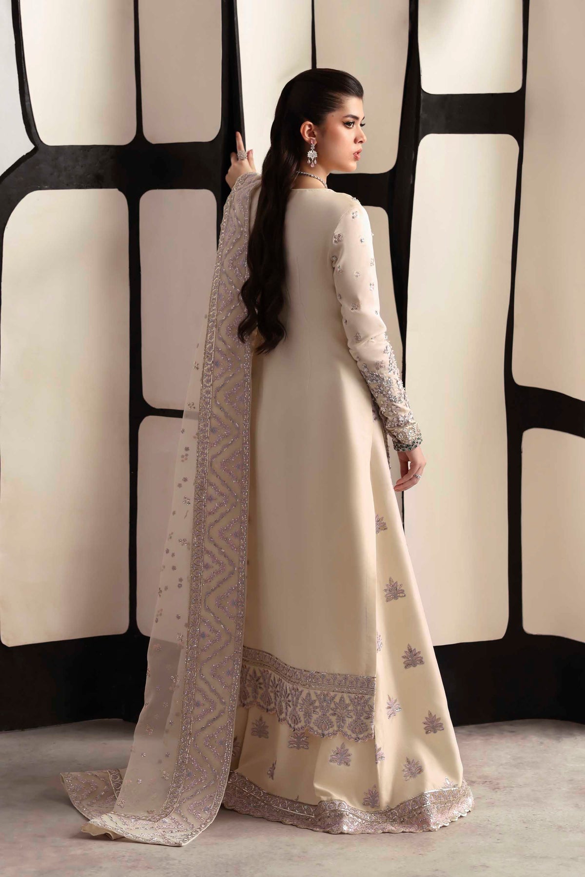 Raue – authentic Pakistani dress from the Luxury Formals 25 collection for women in the UK