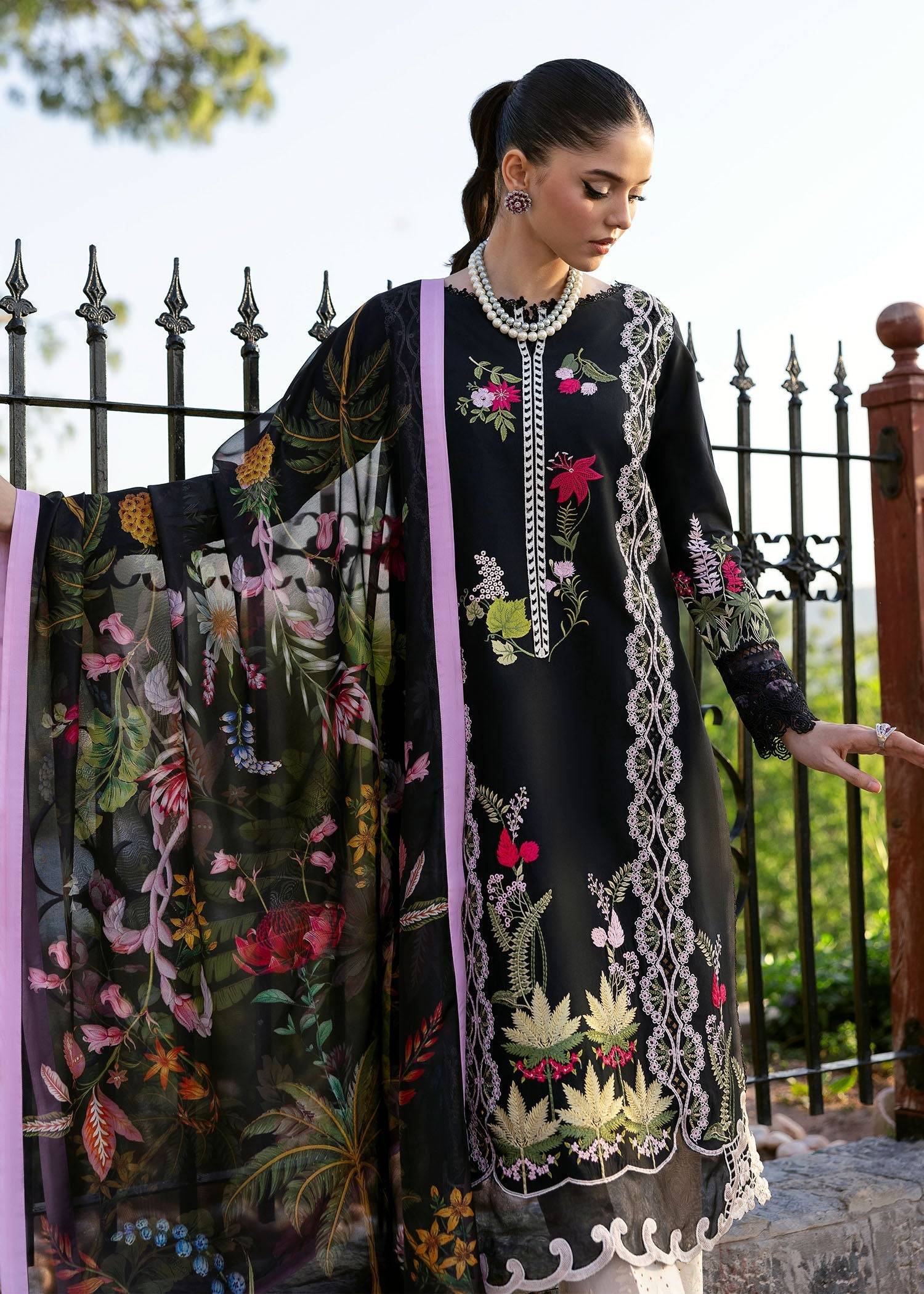 Saira Shakira | Bloom Lawn 25 | SAUVAGE 6-B by Maria Faisal - Registered Vendor of : Saira Shakira - type : Ladies Clothes - 100% original wedding dresses