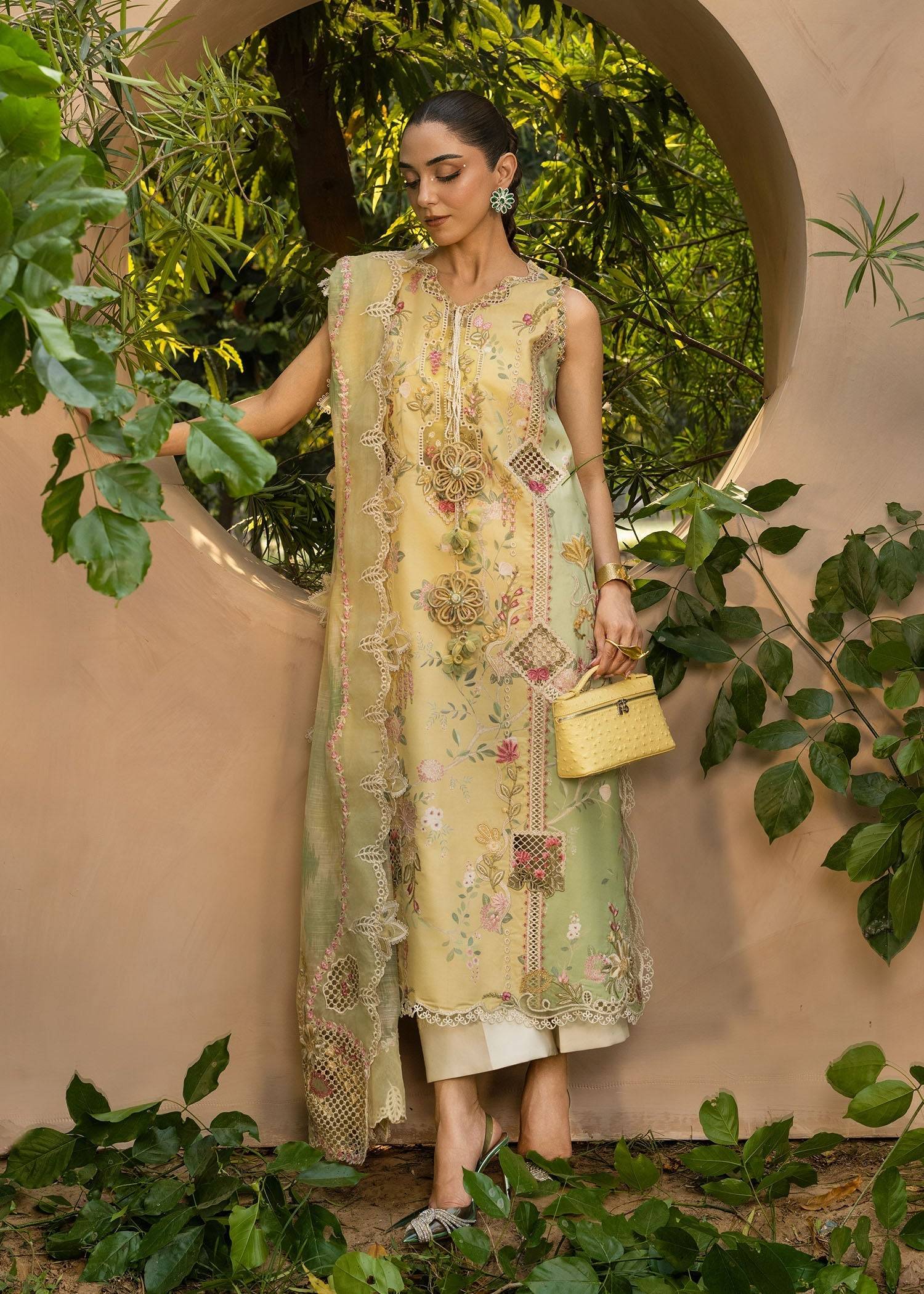 Crimson | Tasawar 25 | BONJOUR AND BLOOM - D4A by Maria Faisal - Registered Vendor of : Crimson - type : Ladies Clothes - 100% original wedding dresses