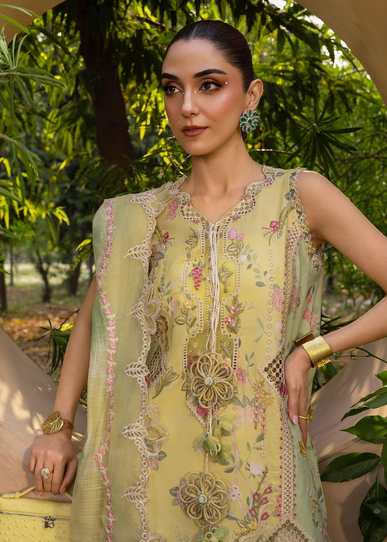 Crimson | Tasawar 25 | BONJOUR AND BLOOM - D4A by Maria Faisal - Registered Vendor of : Crimson - type : Ladies Clothes - 100% original wedding dresses