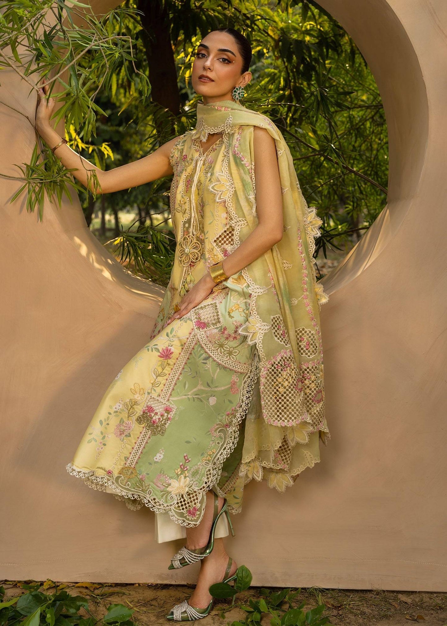 Crimson | Tasawar 25 | BONJOUR AND BLOOM - D4A by Maria Faisal - Registered Vendor of : Crimson - type : Ladies Clothes - 100% original wedding dresses