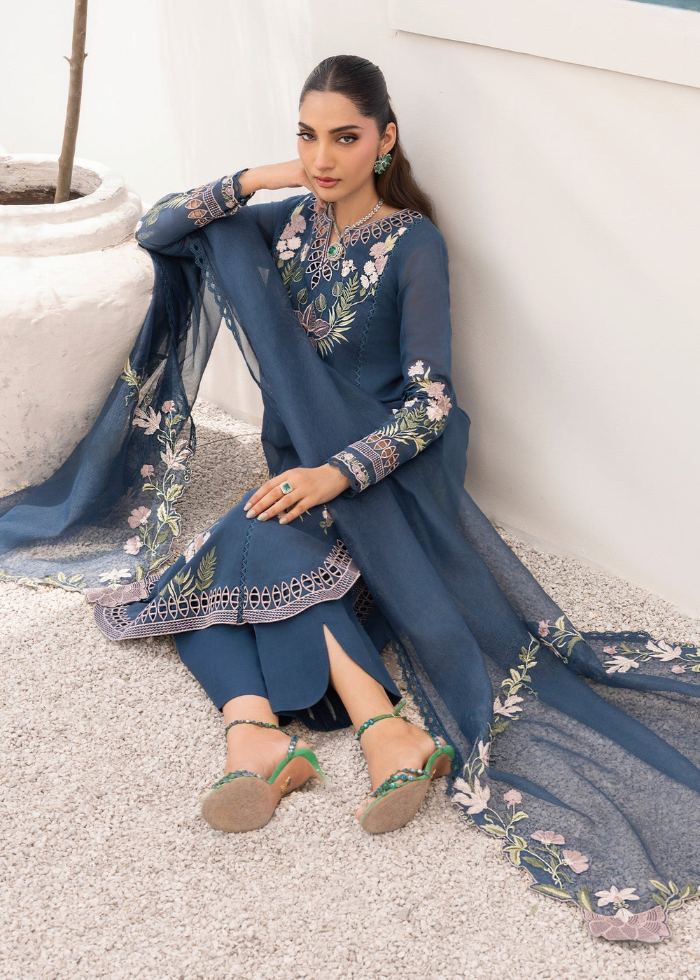 Saira Shakira | Rosea Casual Pret 25 | Midnight