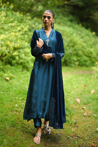 Hue Pret | Farasha Luxury Winter | Mina - Ladies Clothes - Maria Faisal