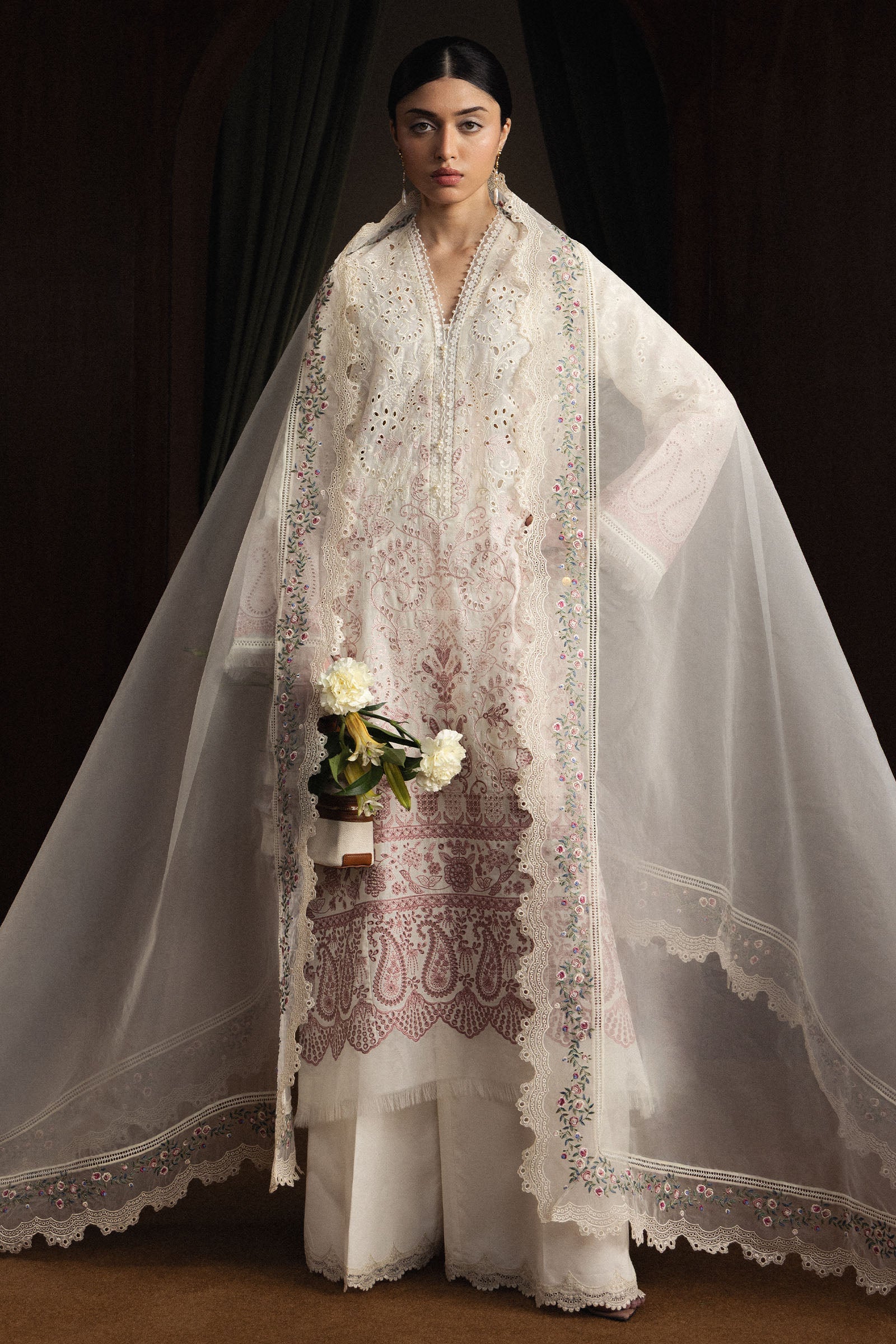  Model Wearing Off White Pima Lawn Long Shirt - Zara Shahjahan | Satori 2026 | Hoshimi-D12 - Ladies Clothes - Maria Faisal