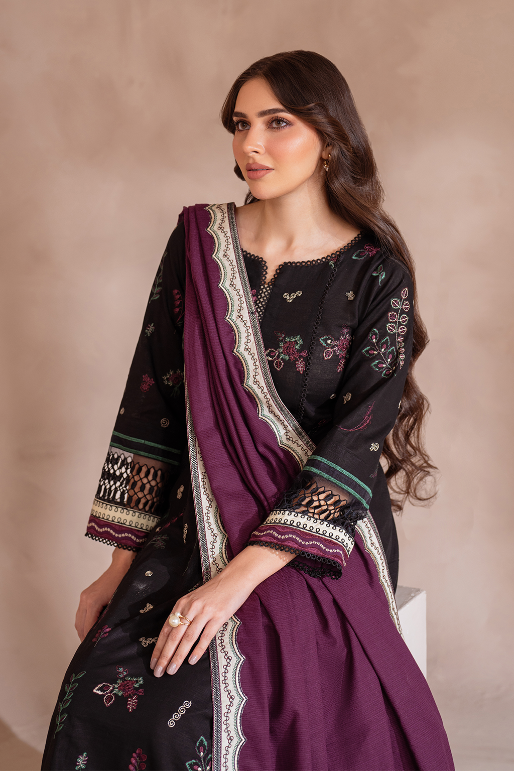 Iznik | Exclusive Winter | UE-363 - Ladies Clothes - Maria Faisal