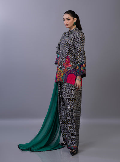 Zainab Chottani | Ramadan Edit 26 | Freya Farshi - Luxury Dress - available at Maria Faisal in UK and USA.