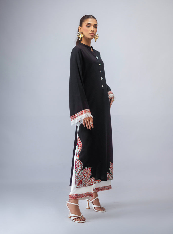 Zainab Chottani | Aara Moonsoon Edit | Monochrome Dream