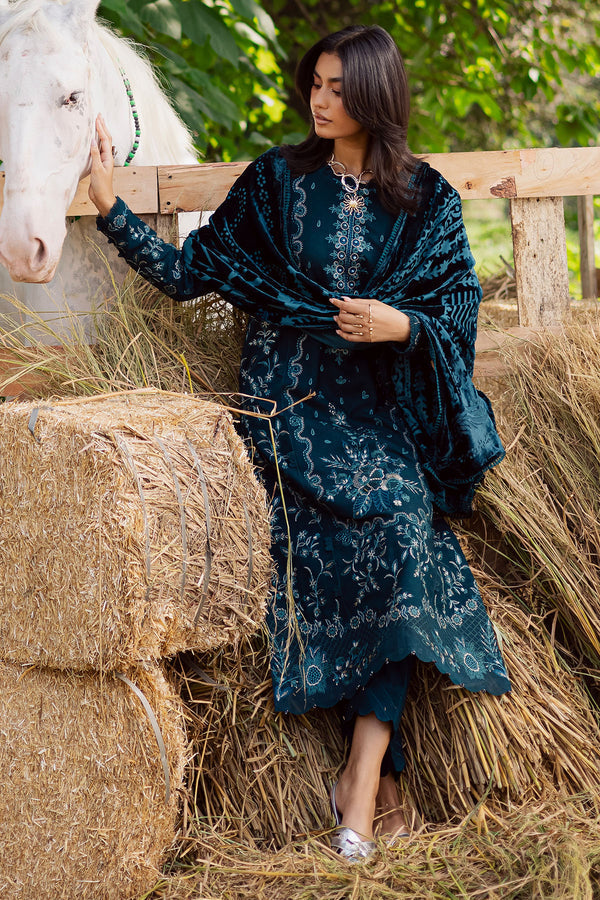 NE-186 – authentic Pakistani dress from the Exclusive Leather Peach collection for women in the UK