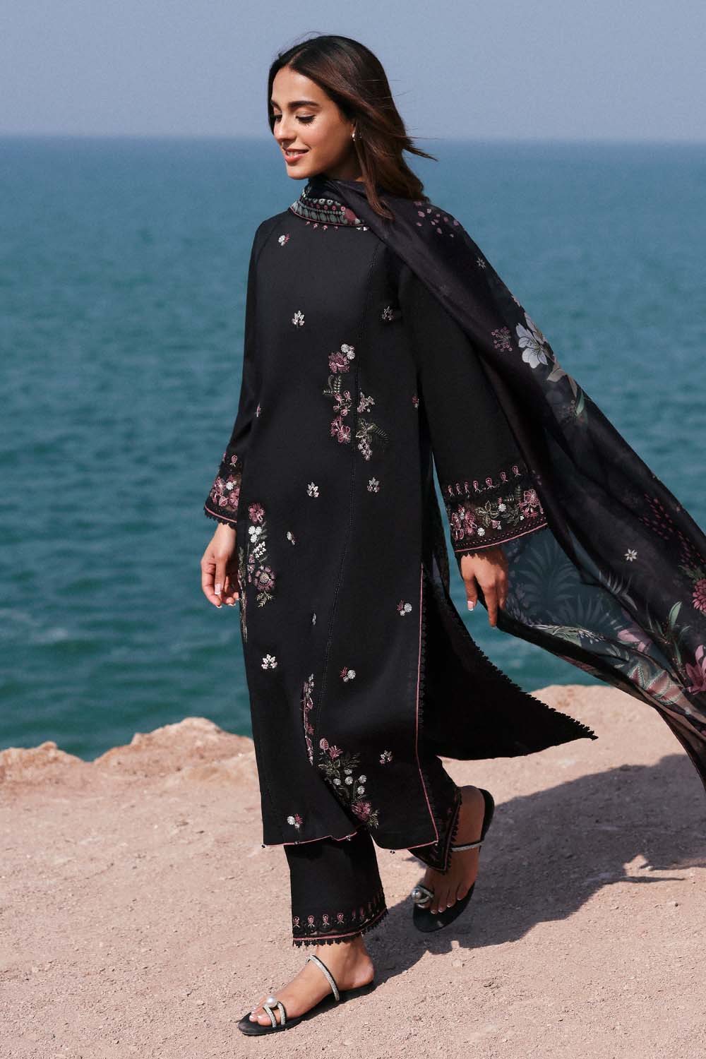 Seran | Afsanah Lawn 25 | ZOYA by Maria Faisal - Registered Vendor of : Seran - type : Ladies Clothes - 100% original wedding dresses