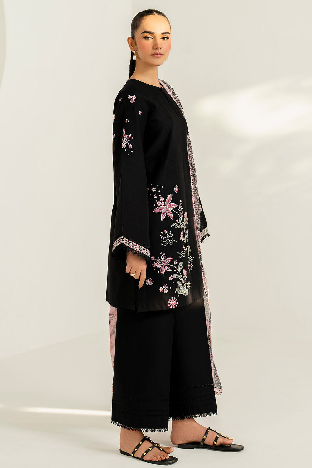 Farasha | Thread Lines Embroidered | Floral Meadow - Ladies Clothes - Maria Faisal