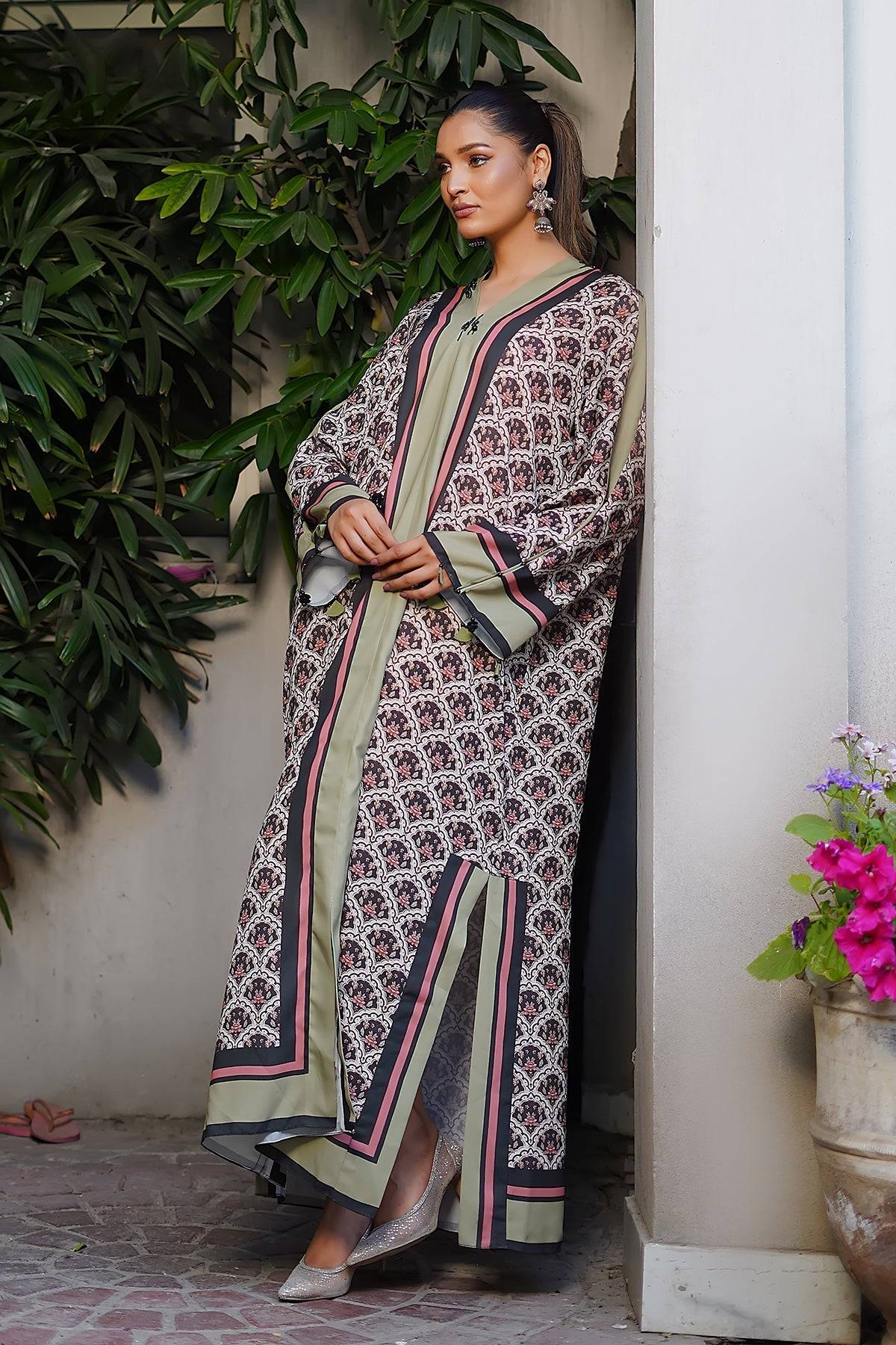 Erum Khan | Nue 25 | Mystic Charm by Maria Faisal - Registered Vendor of : Erum Khan - type : Ladies Clothes - 100% original wedding dresses