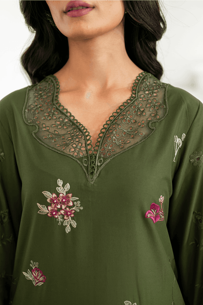 Iznik | Festive Edition | IFE-02 by Maria Faisal - Registered Vendor of : Iznik - type : Ladies Clothes - 100% original wedding dresses
