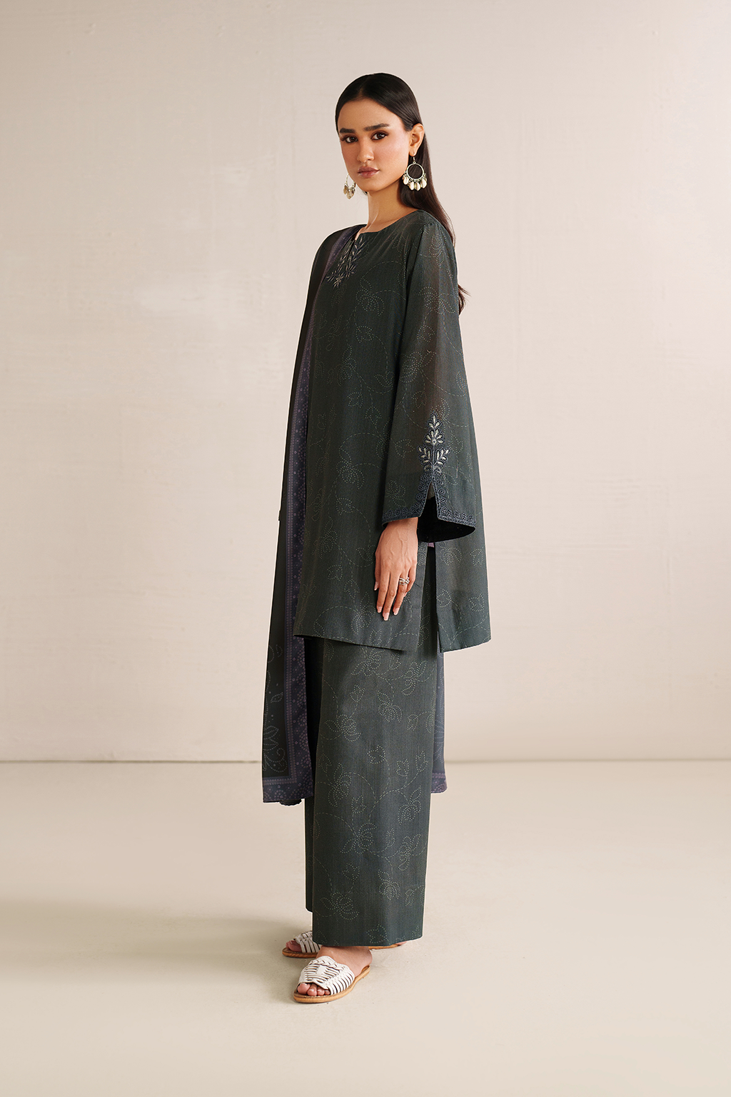 Iznik | Winter Chapter 25 | UE-572 Printed Khaddar - Casual Dress - available at Maria Faisal in UK and USA.