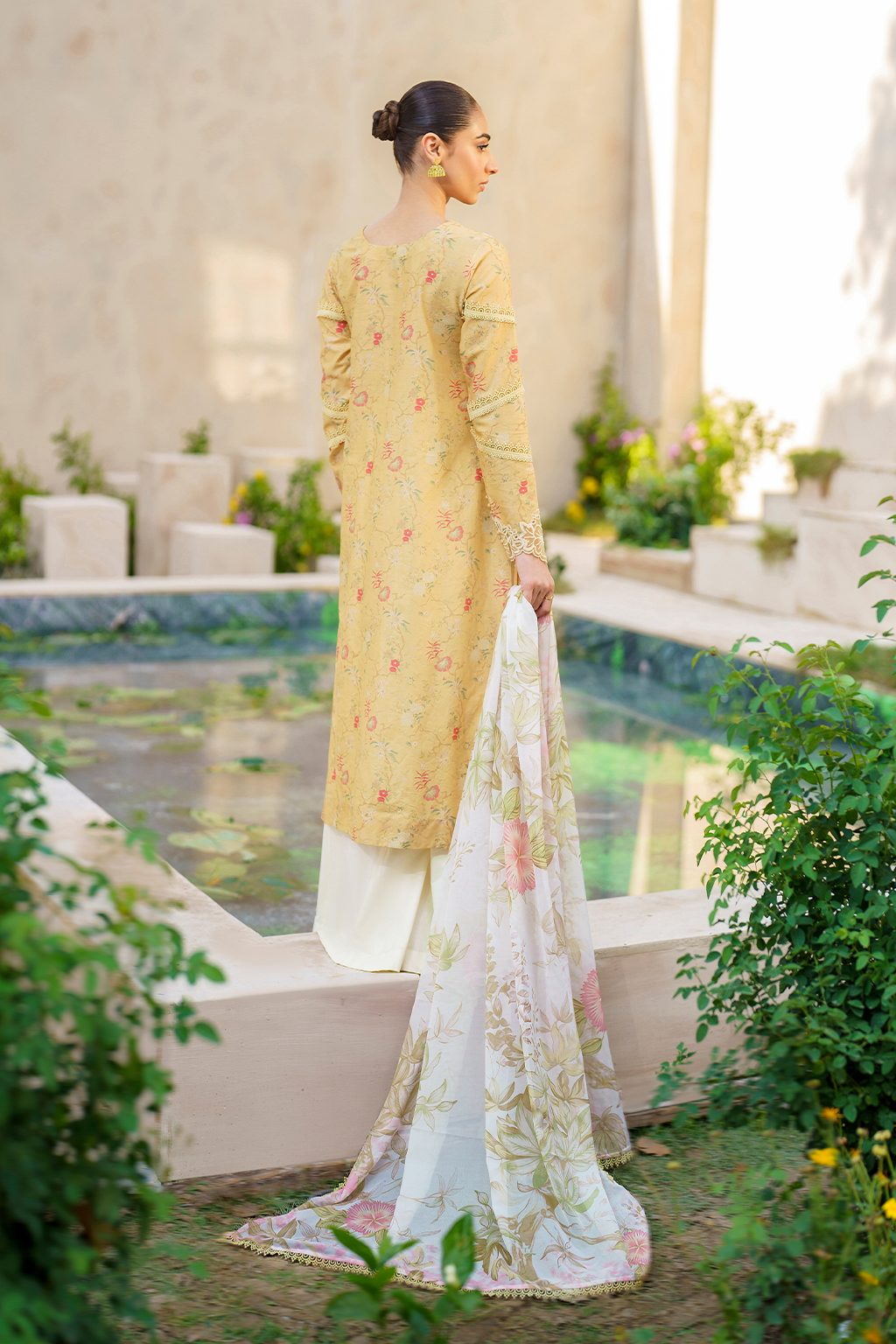 Iznik | Festive lawn 24 | SFL-09 - Designer Dress with Intricate embroidery and embellishments. Shop elegent wedding dress at Maria Faisal.