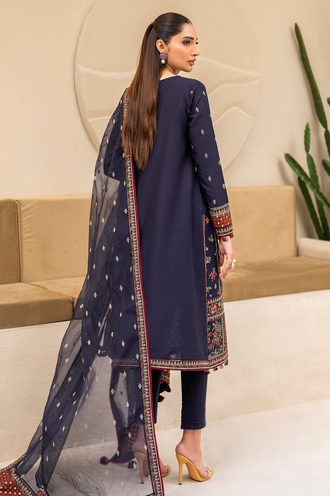 Jazmin | Irish Lawn SS 24 | D6 - Maria Faisal. 