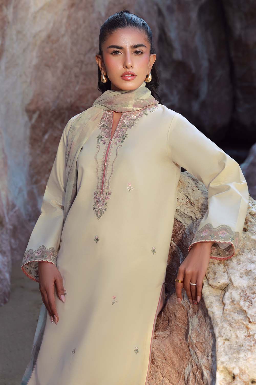 Seran | Afsanah Lawn 25 | AYLIN by Maria Faisal - Registered Vendor of : Seran - type : Ladies Clothes - 100% original wedding dresses