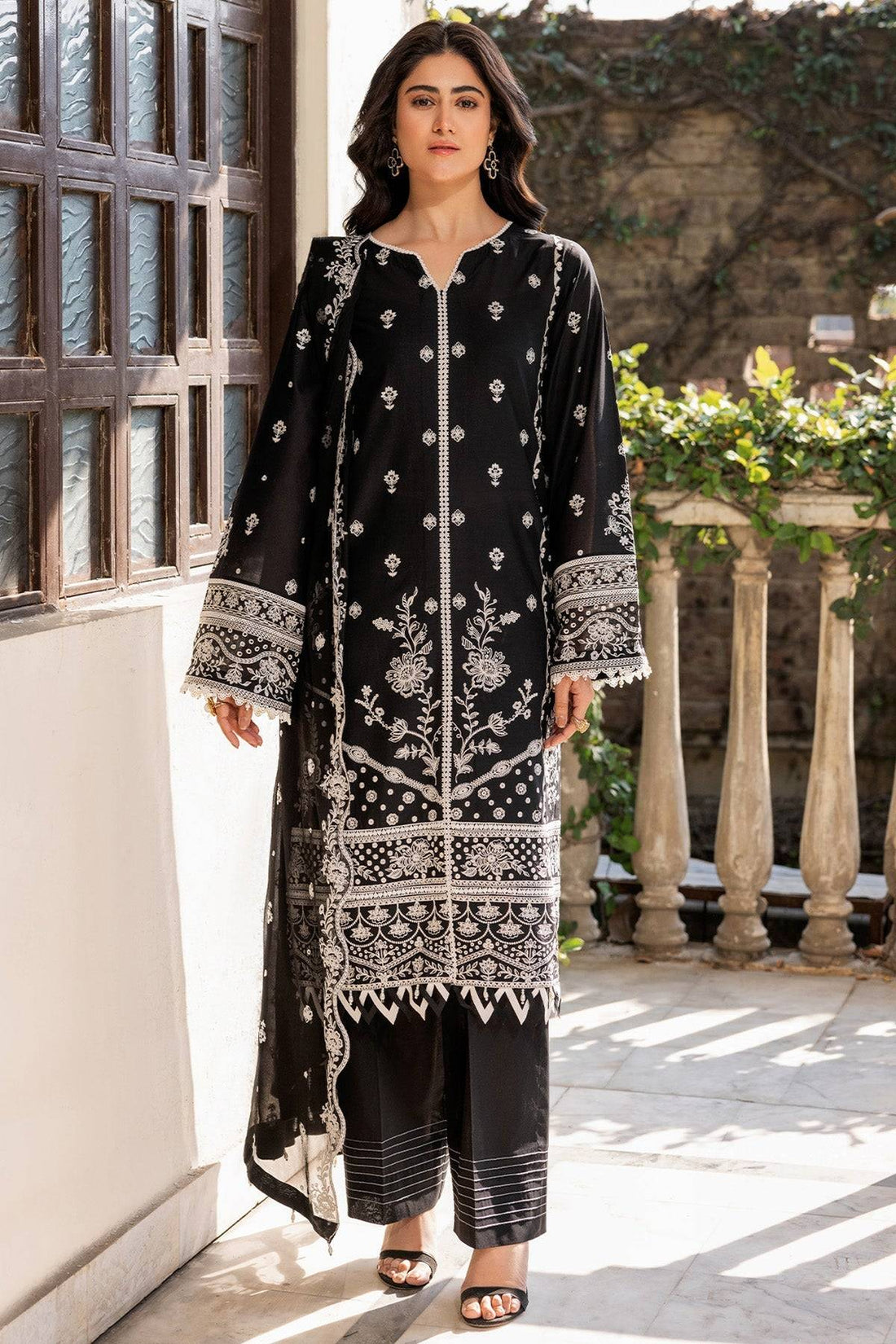Farasha | Summer Weaves Embroidered Lawn | Midnight Glow by Maria Faisal - Registered Vendor of : Farasha - type : Ladies Clothes - 100% original wedding dresses