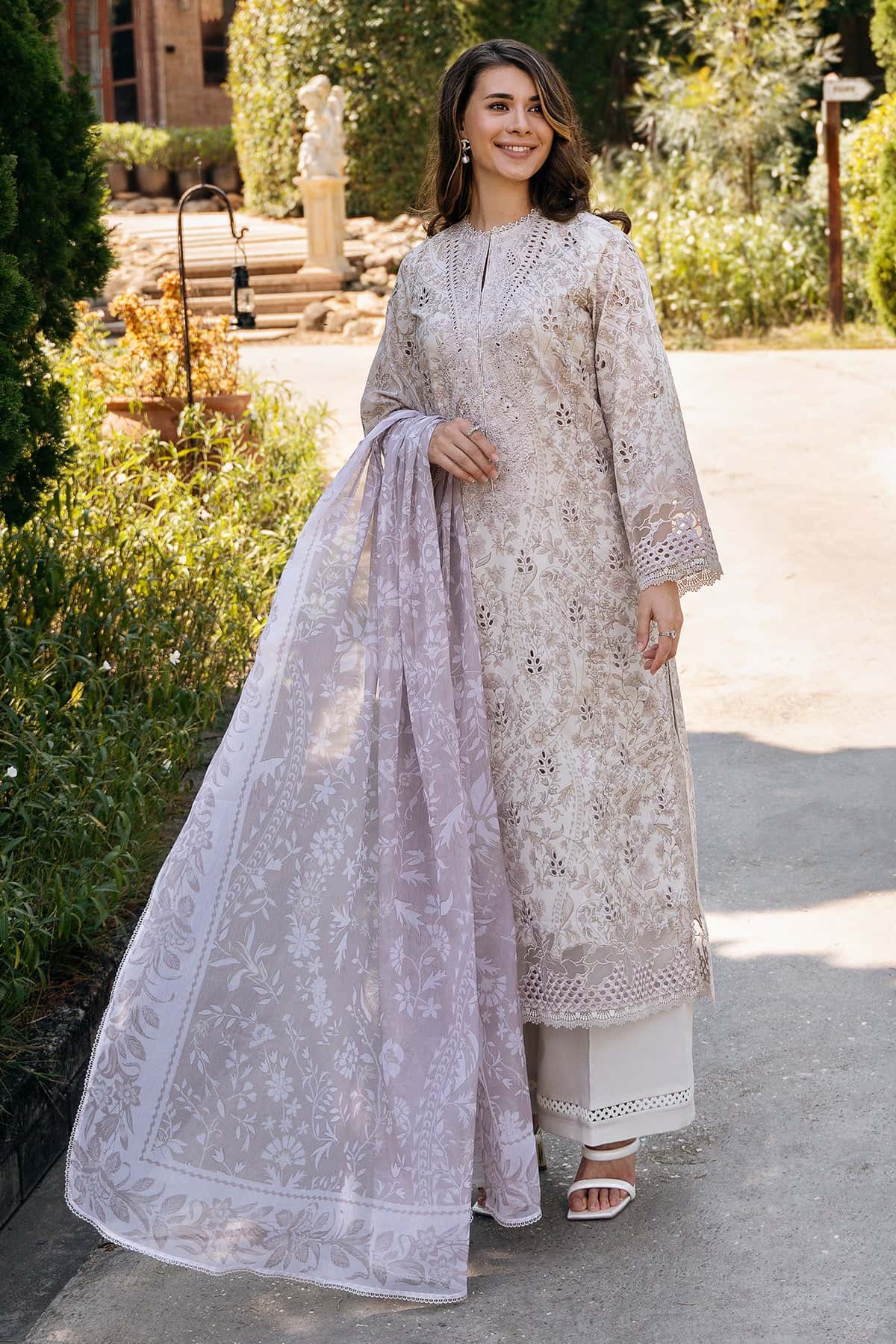 Afrozeh | Damask The Holiday Edit 25 | Lunetta A by Maria Faisal - Registered Vendor of : Afrozeh - type : Ladies Clothes - 100% original wedding dresses