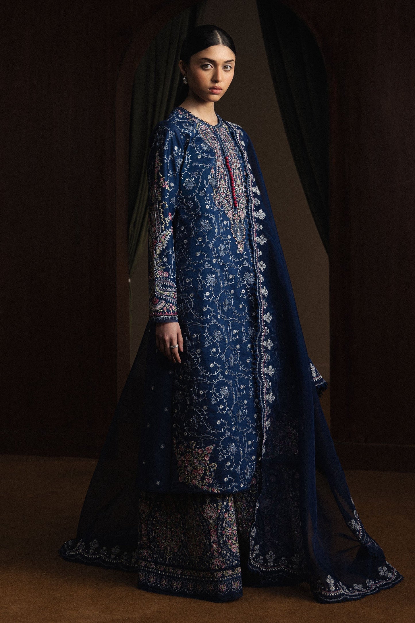  Model Wearing Zinc Pima Lawn Long Shirt - Zara Shahjahan | Satori 2026 | Suiyo-D9 - Ladies Clothes - Maria Faisal