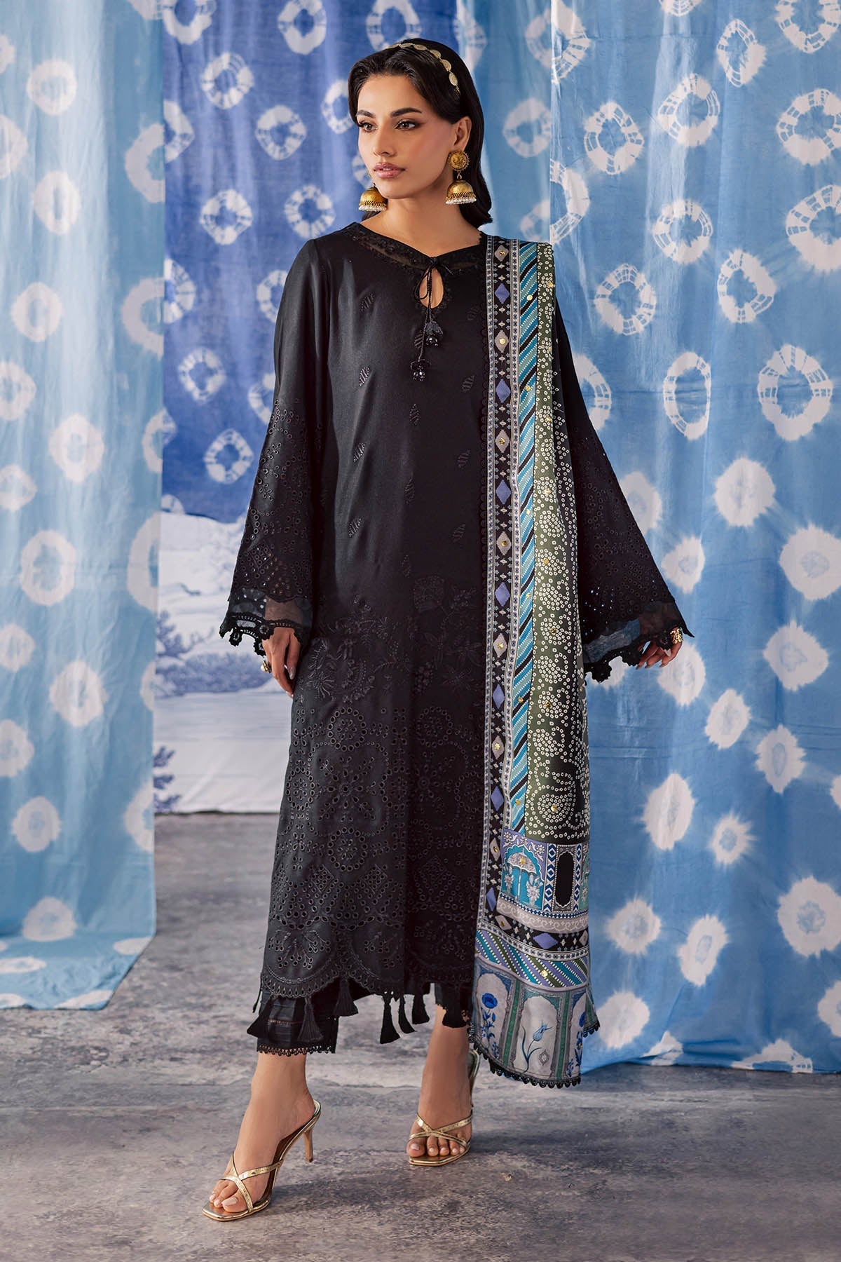 NE-209 – authentic Pakistani dress from the Bazaar Luxe 25 collection for women in the UK