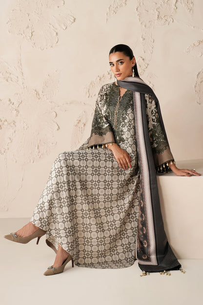 Baroque | Luxury Pret 25 | UF-4302 - Formal Dress - available at Maria Faisal in UK and USA.