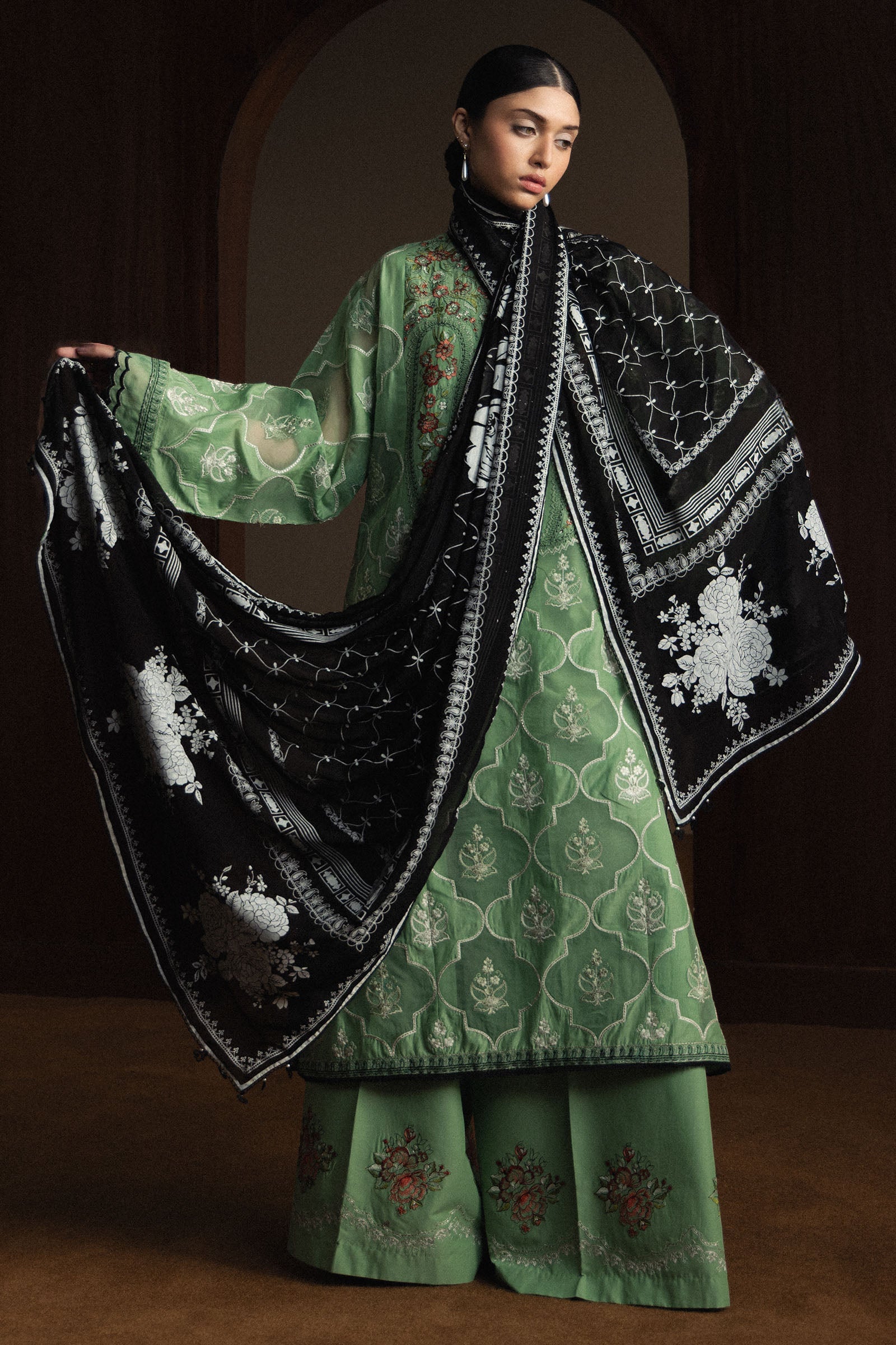  Model Wearing Pistachio Pima Lawn Long Shirt -  Zara Shahjahan | Satori 2026 | Midoriya-D6 - Ladies Clothes - Maria Faisal