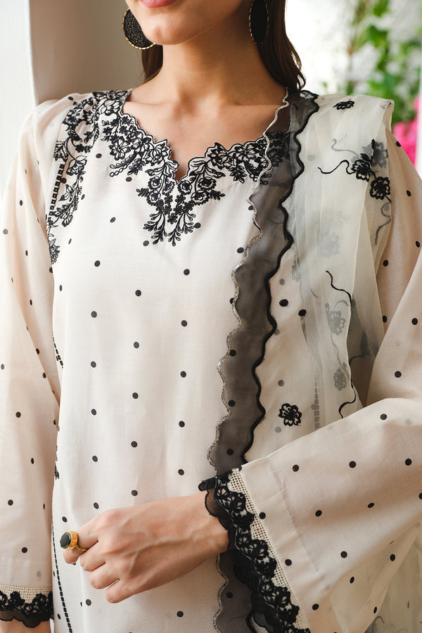 Baroque | Luxury Pret 24 | LAWN UF-649 - Designer Dress with Intricate embroidery and embellishments. Shop elegent wedding dress at Maria Faisal.