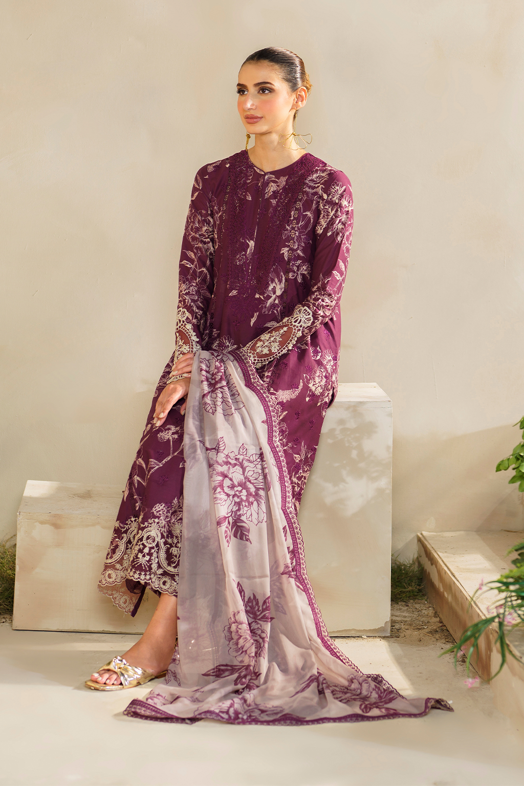 Iznik | Festive lawn 24 | SFL-04 - Designer Dress with Intricate embroidery and embellishments. Shop elegent wedding dress at Maria Faisal.