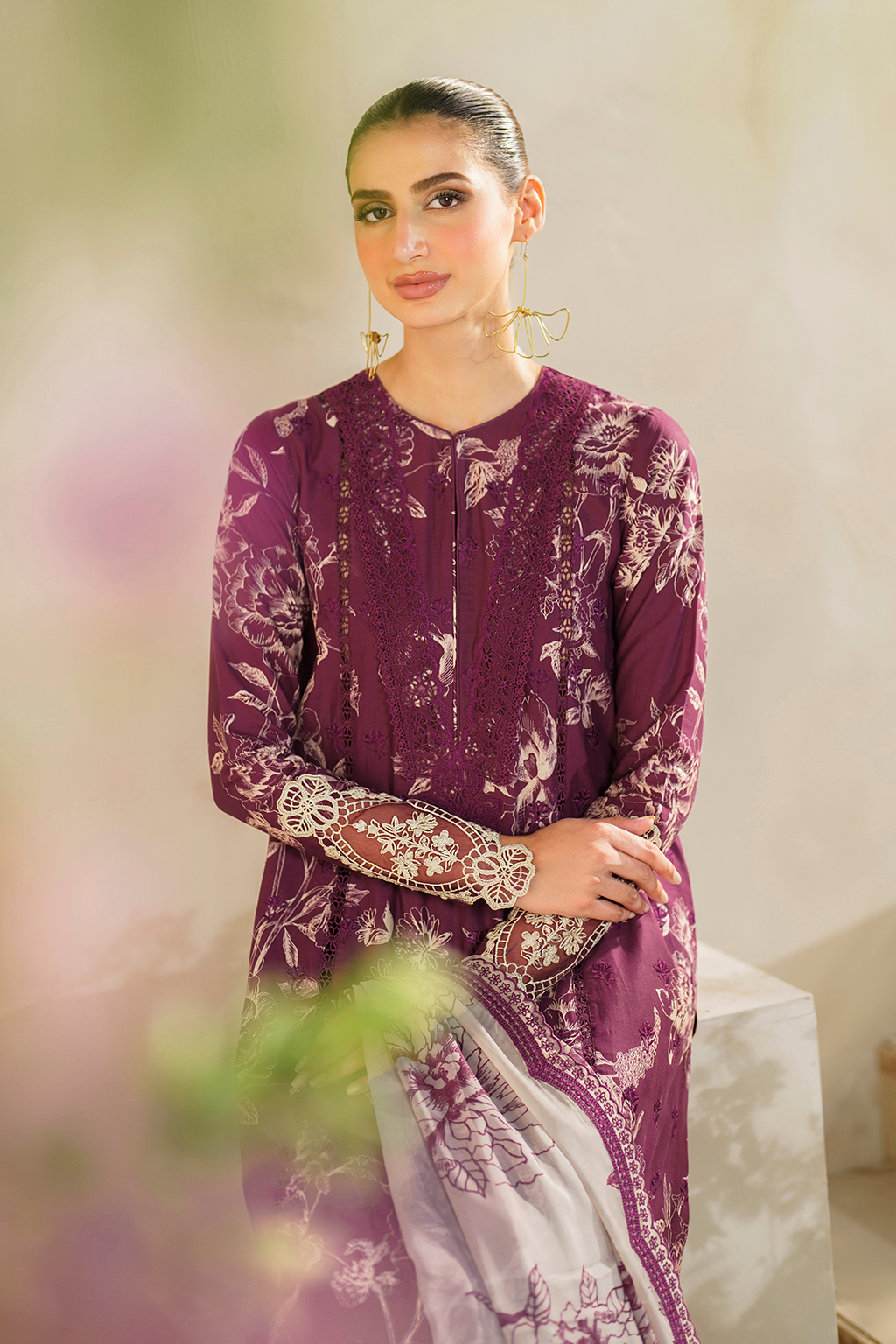 Iznik | Festive lawn 24 | SFL-04 - Designer Dress with Intricate embroidery and embellishments. Shop elegent wedding dress at Maria Faisal.
