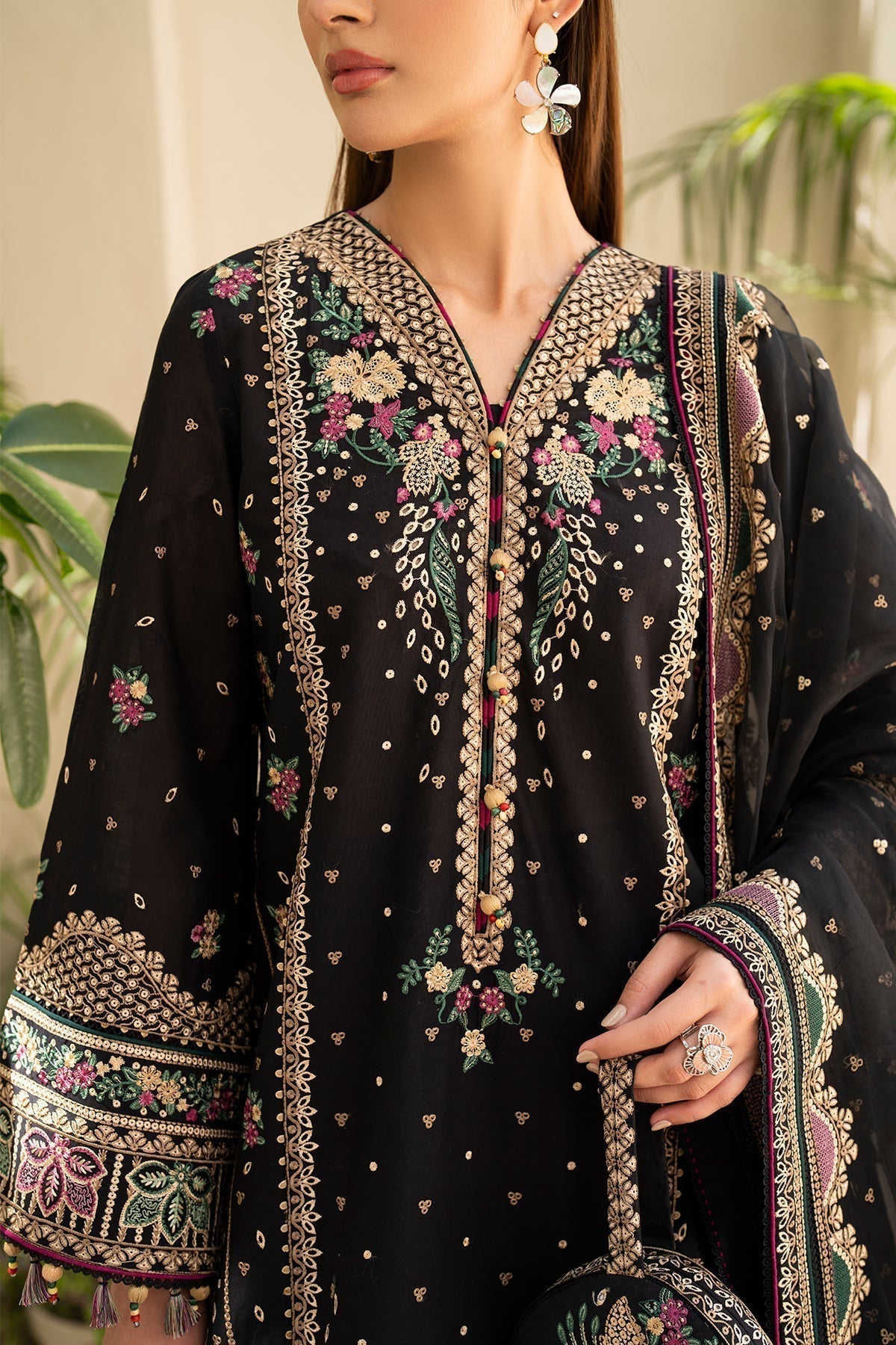 Jazmin | Irish Lawn SS 24 | D4 - Maria Faisal.