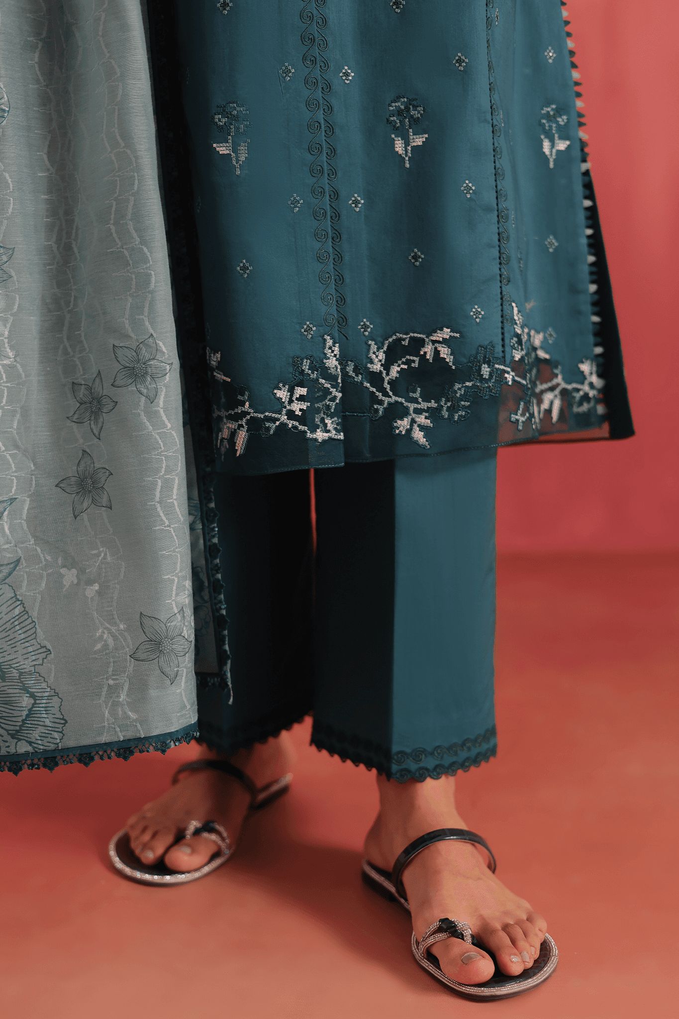 Seran | Nayab Eid Lawn | TIA by Maria Faisal - Registered Vendor of : Seran - type : Ladies Clothes - 100% original wedding dresses