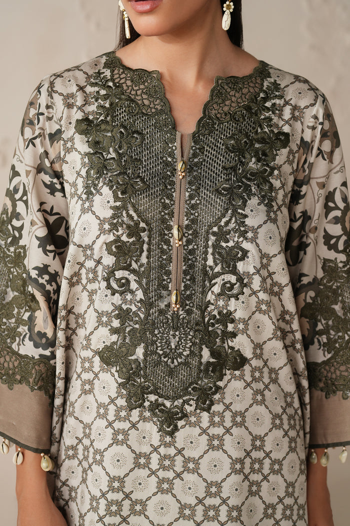 Baroque | Luxury Pret 25 | UF-4302 - Formal Dress - available at Maria Faisal in UK and USA.