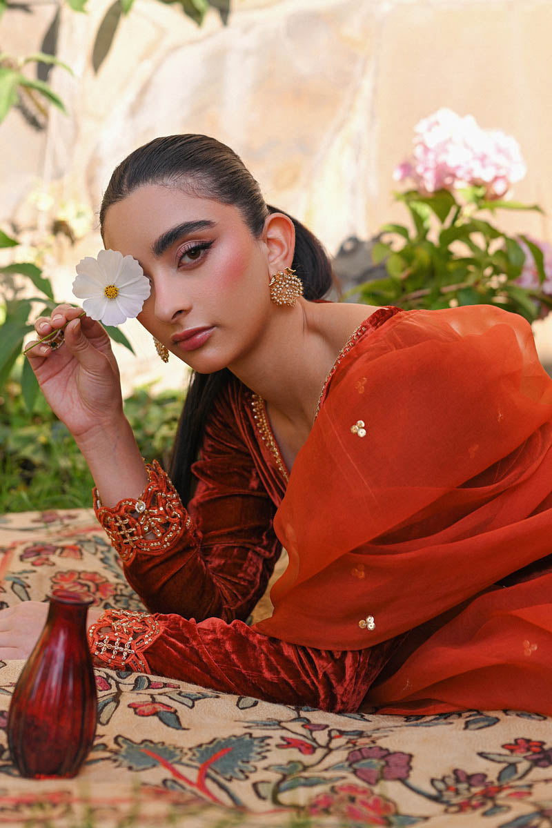 Hue Pret | Farasha Luxury Winter | Freya - Ladies Clothes - Maria Faisal