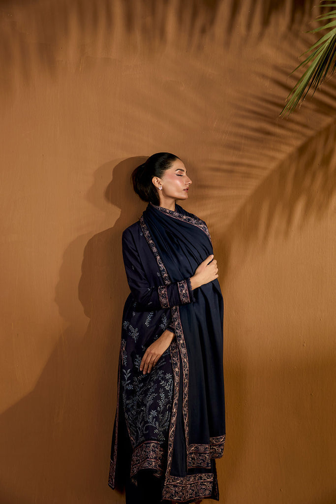 Sobia Nazir | Winter Shawl 25 | Design 7B - Formal Dress - available at Maria Faisal in UK and USA.
